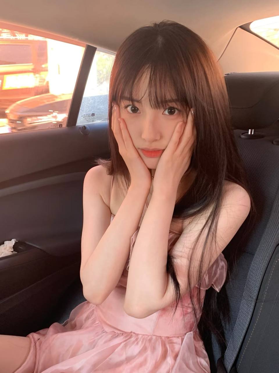 探秘包养经济模式：从金主爸爸到糖宝的成长与挑战