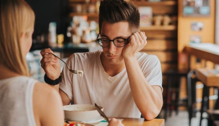 好男人为何总是落后？女孩不喜欢伪善好男孩的真正原因